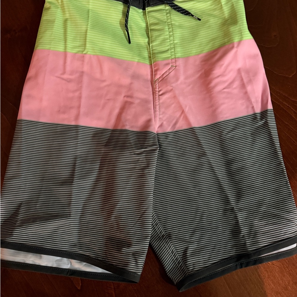 Quicksilver surfsilk Tijuana board shorts, size 38, 19” length,NWT